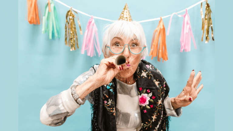 Nuestro Blog 63 Happy granny celebrating a birthday